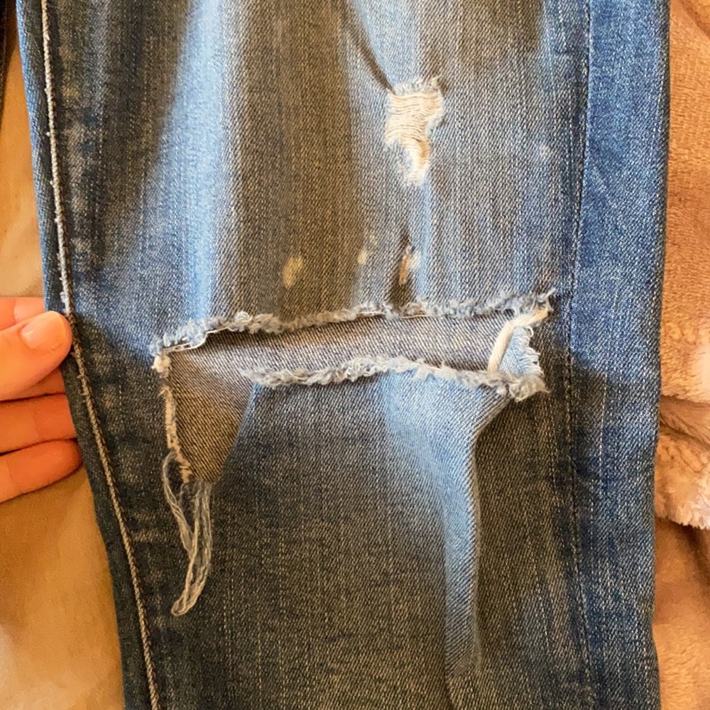 Distressed jeans - Picture 4 of 5